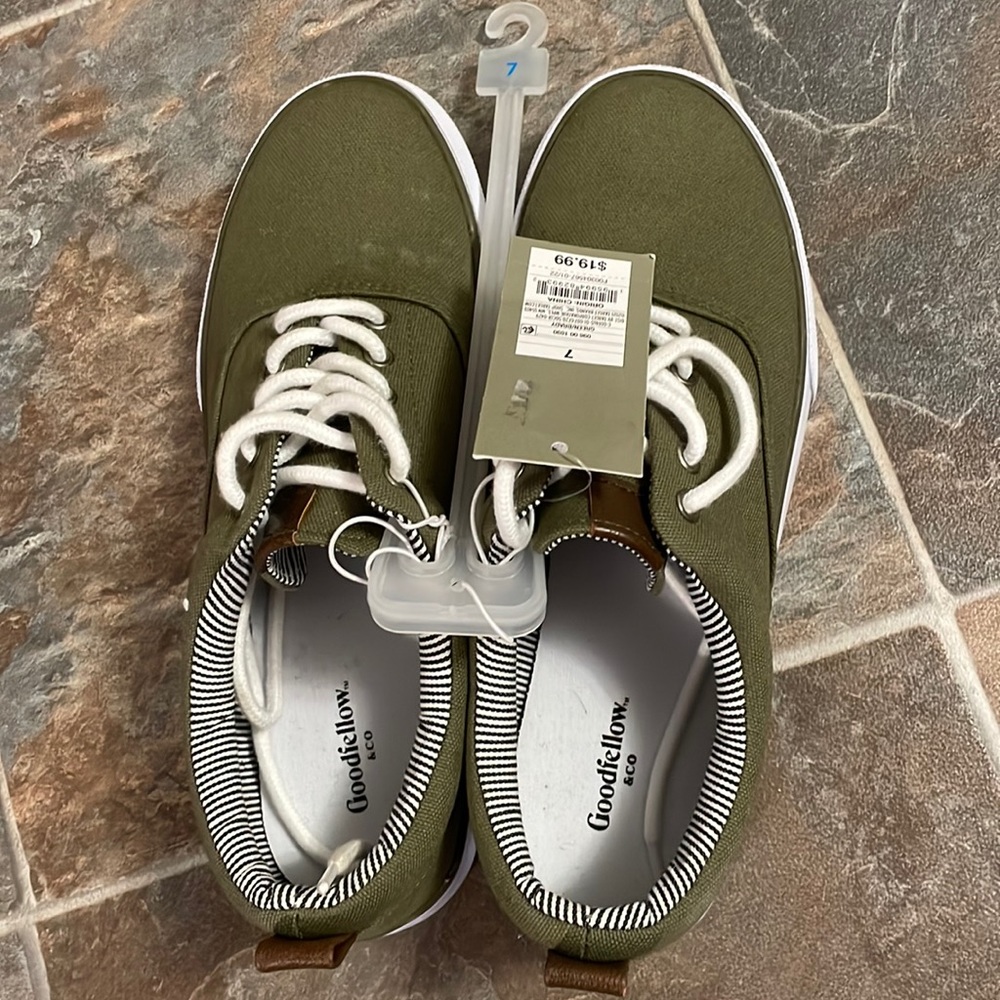 🆕 Canvas sneakers militar green Men’s size 7 - Picture 1 of 4